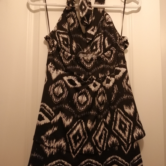 3/$30 Black and white halter top, medium - Picture 1 of 4